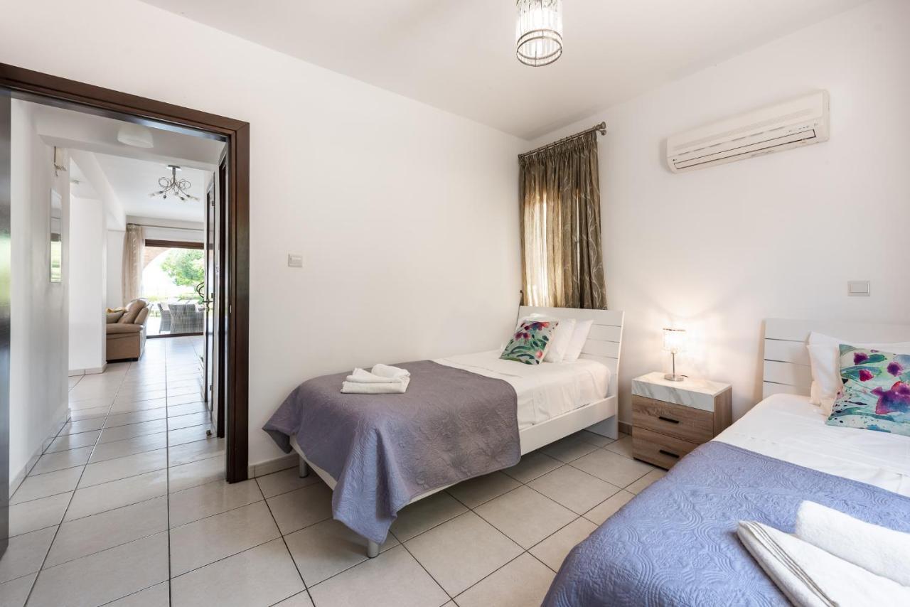 Sea Front Oceanus H3 By Ezoria Villas Ayía Nápa Extérieur photo